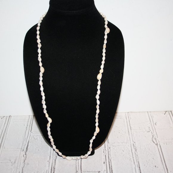 Beautiful long cream natural shell necklace 34" - Picture 5 of 5